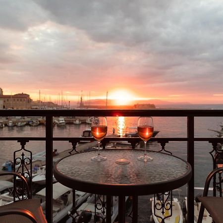 Destino Home Overlooking The Venetian Port Of Chania La Canea Exterior foto
