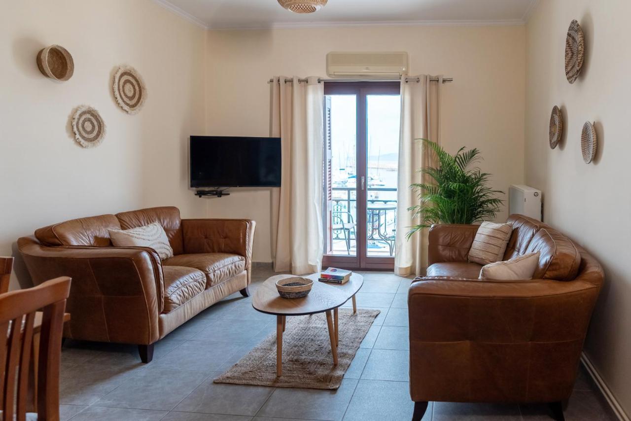 Destino Home Overlooking The Venetian Port Of Chania La Canea Exterior foto