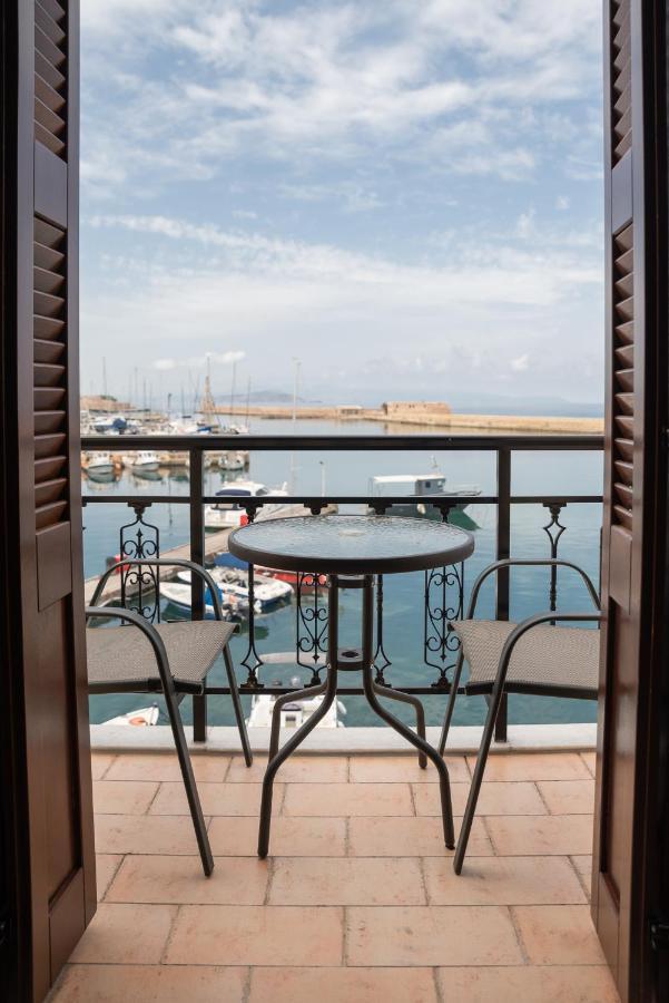 Destino Home Overlooking The Venetian Port Of Chania La Canea Exterior foto