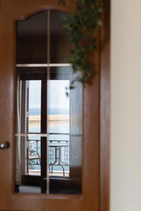 Destino Home Overlooking The Venetian Port Of Chania La Canea Exterior foto