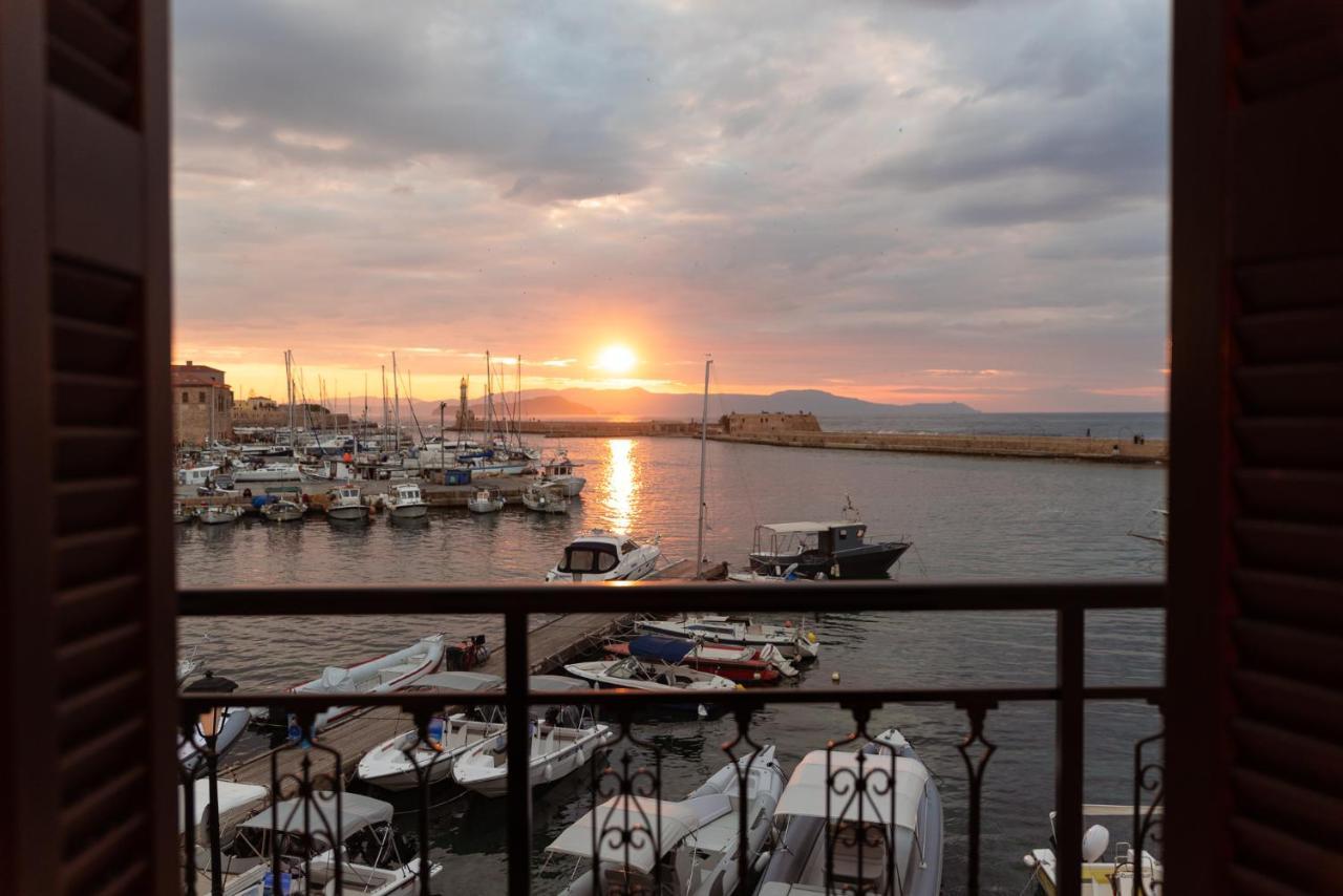 Destino Home Overlooking The Venetian Port Of Chania La Canea Exterior foto