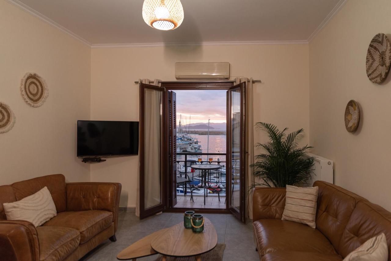 Destino Home Overlooking The Venetian Port Of Chania La Canea Exterior foto