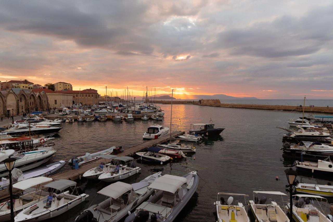 Destino Home Overlooking The Venetian Port Of Chania La Canea Exterior foto