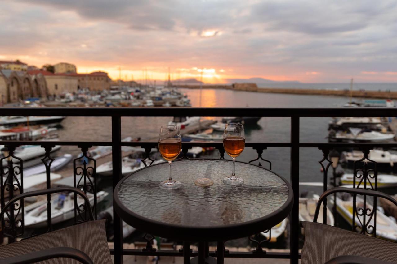 Destino Home Overlooking The Venetian Port Of Chania La Canea Exterior foto