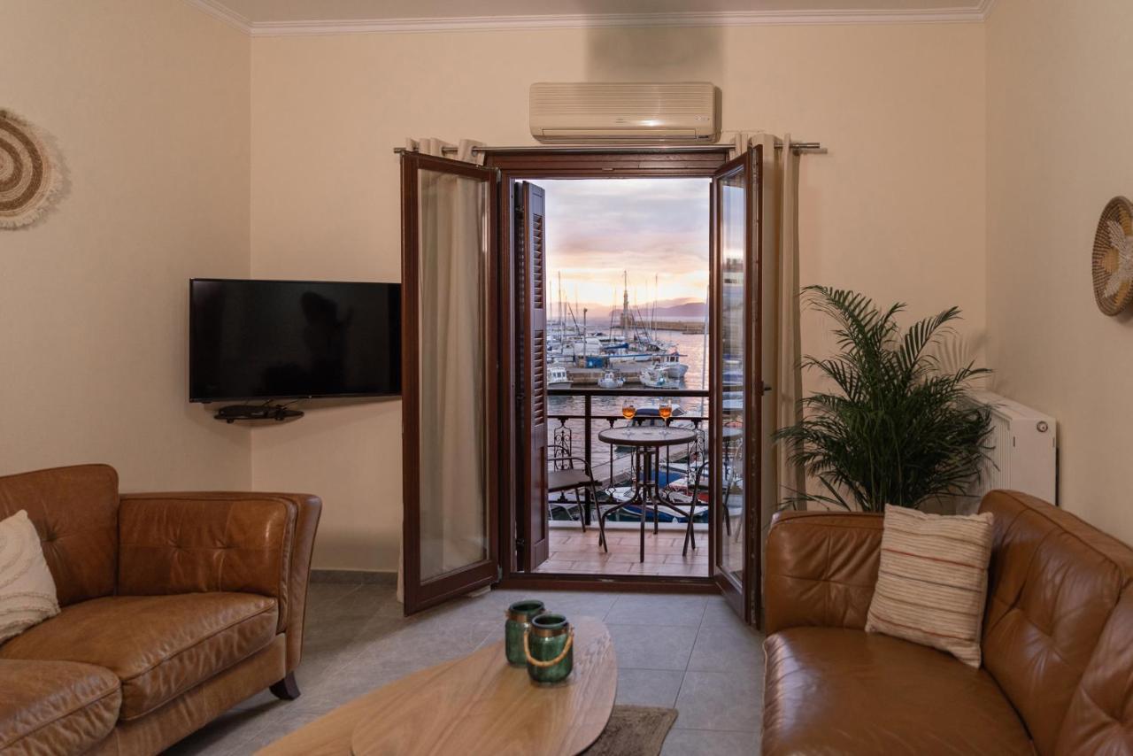 Destino Home Overlooking The Venetian Port Of Chania La Canea Exterior foto