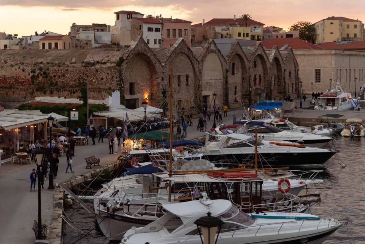 Destino Home Overlooking The Venetian Port Of Chania La Canea Exterior foto