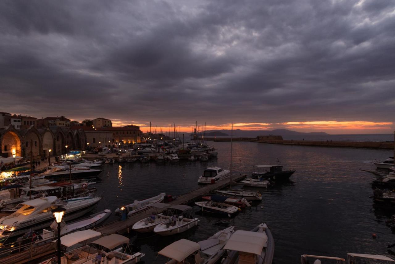 Destino Home Overlooking The Venetian Port Of Chania La Canea Exterior foto