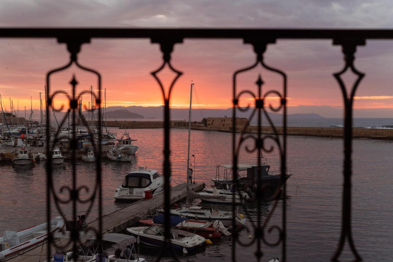 Destino Home Overlooking The Venetian Port Of Chania La Canea Exterior foto