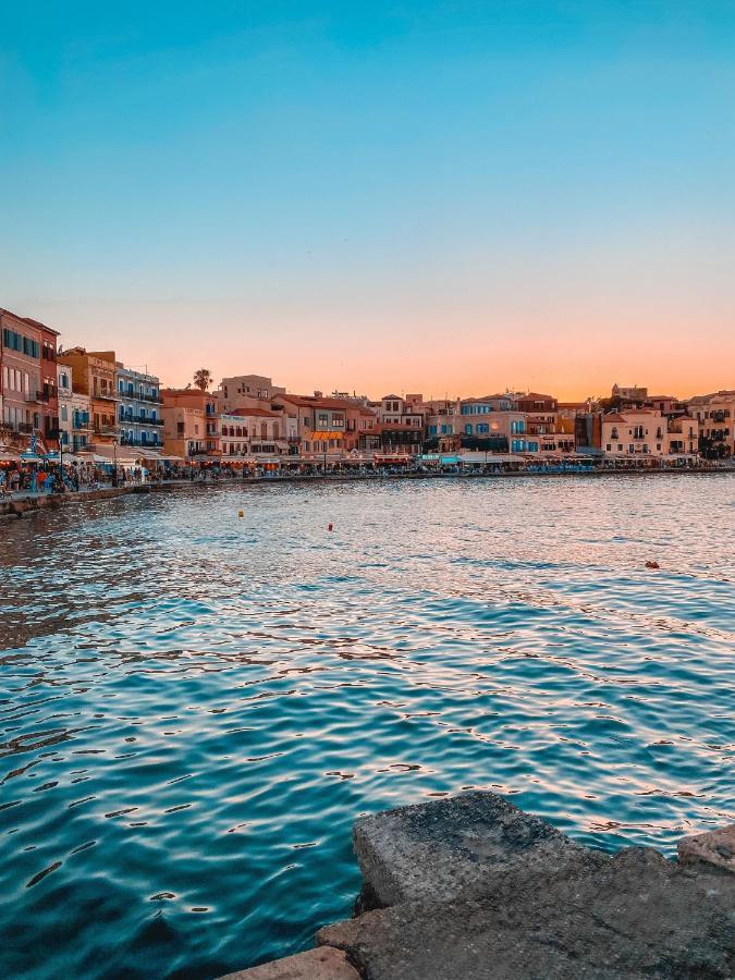 Destino Home Overlooking The Venetian Port Of Chania La Canea Exterior foto