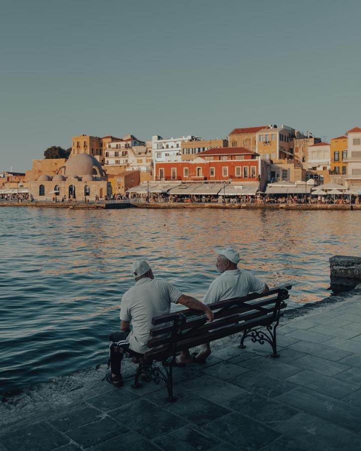 Destino Home Overlooking The Venetian Port Of Chania La Canea Exterior foto
